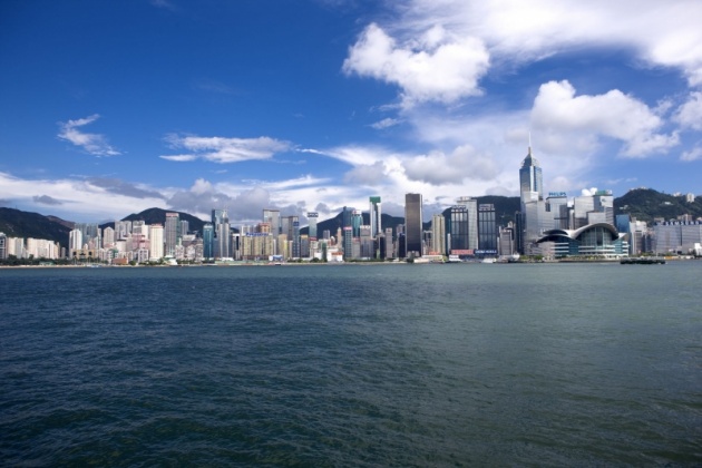 香港房价跌去近10% 本地市民表示依然难以承