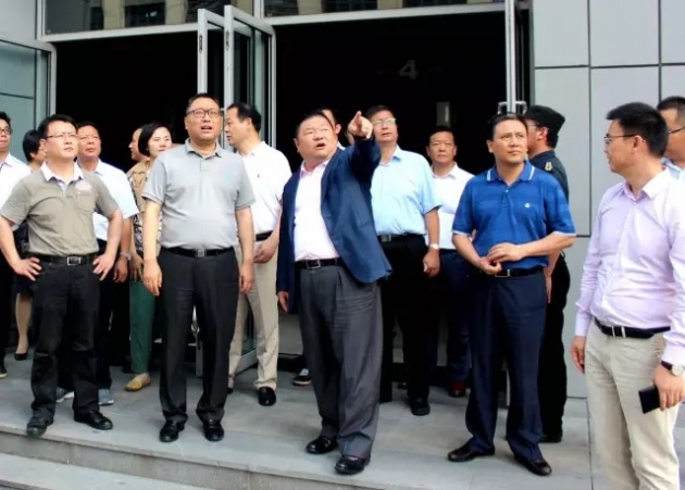 上海市虹口区主要领导参观考察绿地集团西安项