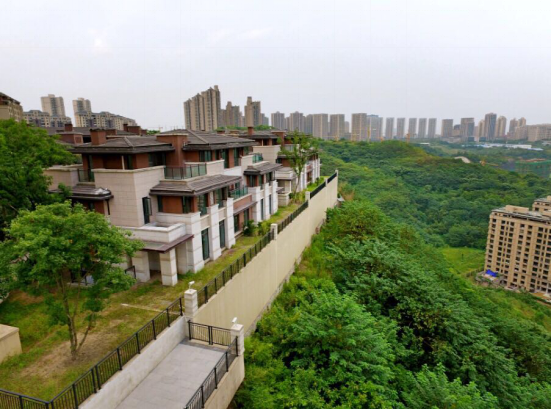 蜕变崛起 照母山十年缔造重庆宜居高地 --凤凰