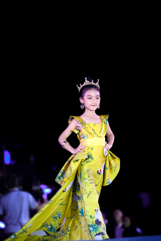 融创西安,2017-2018首届潮童大秀璀璨启幕 --凤