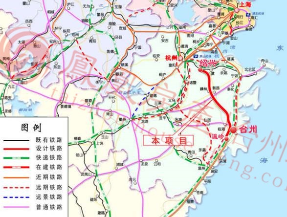 天台站位于天台县 g104 西侧龙山一村附近, 距离县城约2 km,为地面图片