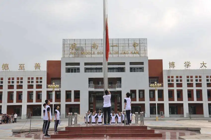 在西海岸,把家安在胶南一中旁.为什么可以这么受欢迎!