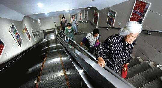 电梯屡伤人,责任心别"停运"