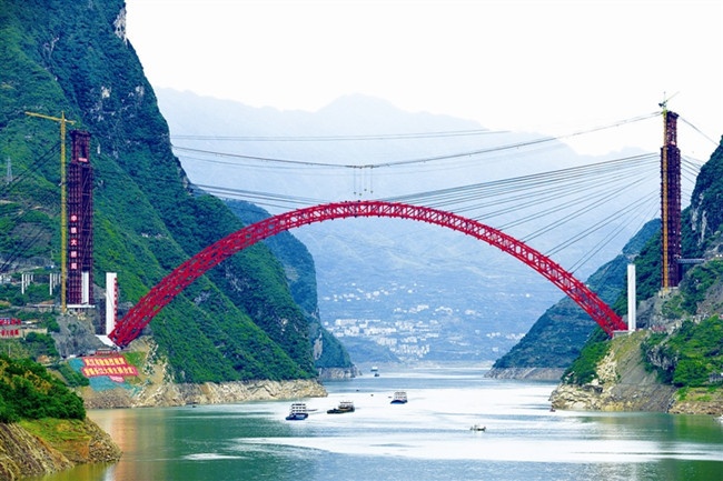 世界最大跨度推力式拱桥宜昌香溪长江大桥主拱