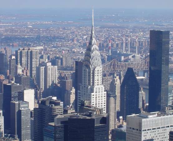 炒楼有风险!蜘蛛侠爬过的大楼,被中东土豪2折甩卖