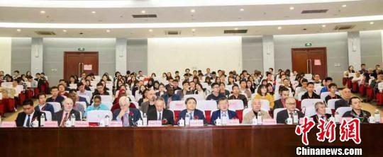 解决大城市病 专家建议建设市郊铁路快线通勤体系